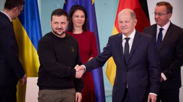 Шольц анонсировал поставку Украине Patriot, IRIS-T и ракет в ближайшие "недели и месяцы" Шольц анонсировал поставку Украине Patriot, IRIS-T и ракет в ближайшие "недели и месяцы"