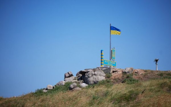 СБУ показала унікальні кадри спецоперації зі звільнення Зміїного
СБУ показала унікальні кадри спецоперації зі звільнення Зміїного