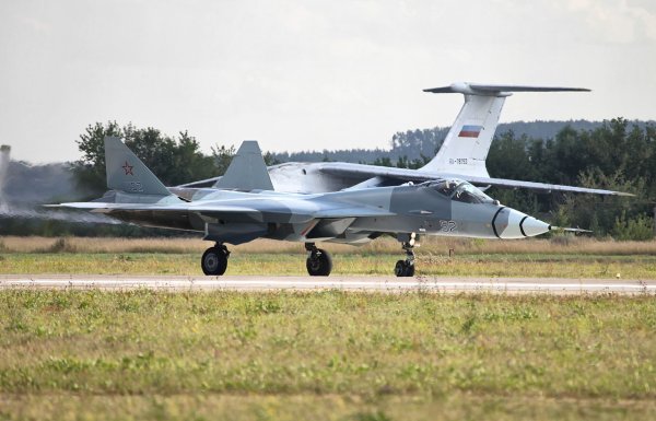 Україна вперше атакувала ворожий Су-57: що відомо про найсучасніший винищувач РФ
Україна вперше атакувала ворожий Су-57: що відомо про найсучасніший винищувач РФ