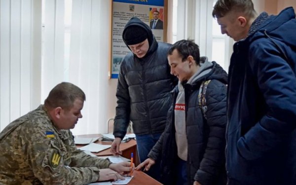 Уряд продовжив терміни чинного бронювання військовозобов'язаних
Уряд продовжив терміни чинного бронювання військовозобов'язаних