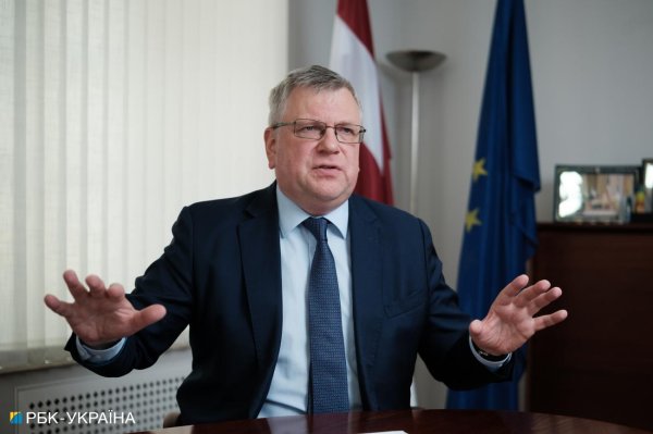 Посол Латвії Ілгварс Клява: Росіяни розпочали війну, вони заплатять і за наслідки цієї війни
Посол Латвії Ілгварс Клява: Росіяни розпочали війну, вони заплатять і за наслідки цієї війни