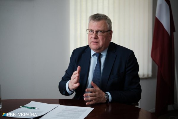 Посол Латвії Ілгварс Клява: Росіяни розпочали війну, вони заплатять і за наслідки цієї війни
Посол Латвії Ілгварс Клява: Росіяни розпочали війну, вони заплатять і за наслідки цієї війни