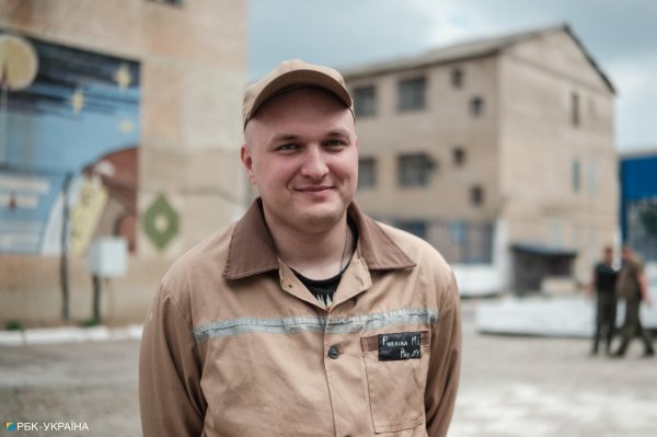 "Щоб запам'ятали не зеком". Чому ув'язнені йдуть на фронт і якою буде їхня служба
"Щоб запам'ятали не зеком". Чому ув'язнені йдуть на фронт і якою буде їхня служба