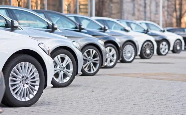 В 2024 году украинцы ввезли на 21% больше автомобилей. Какие марки пользуются наибольшей популярностью
В 2024 году украинцы ввезли на 21% больше автомобилей. Какие марки пользуются наибольшей популярностью