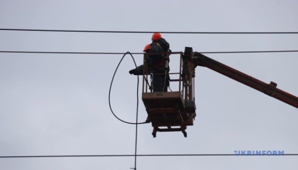 У семи областях є знеструмлення через бойові дії та технологічні причини У семи областях є знеструмлення через бойові дії та технологічні причини