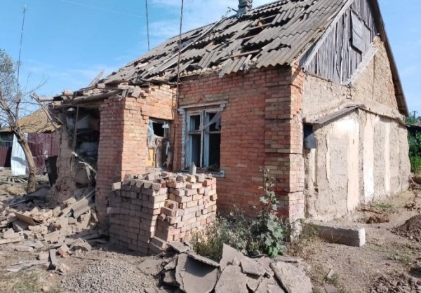 Оккупанты атаковали Никополь: повредили инфраструктуру, ранили женщину Оккупанты атаковали Никополь: повредили инфраструктуру, ранили женщину