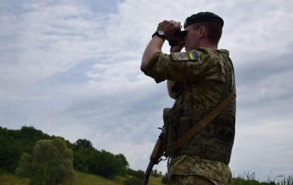 На Закарпатті стався прорив кордону вантажівкою, після - угорці затримали 32 українців
На Закарпатті стався прорив кордону вантажівкою, після - угорці затримали 32 українців