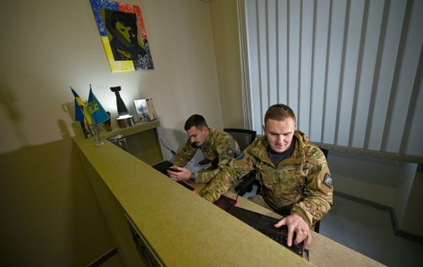 В Міноборони відповіли, чи роздають повістки в рекрутингових центрах
В Міноборони відповіли, чи роздають повістки в рекрутингових центрах