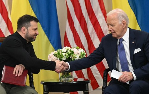 Байден оголосив про новий пакет зброї для України на 225 млн доларів: що туди увійшло
Байден оголосив про новий пакет зброї для України на 225 млн доларів: що туди увійшло