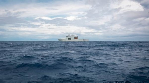 Вслед за российскими кораблями на Кубу прибыло судно ВМС Канады и субмарина США Вслед за российскими кораблями на Кубу прибыло судно ВМС Канады и субмарина США
