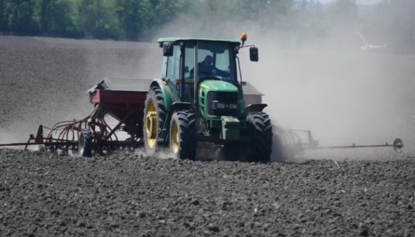 Українські аграрії завершили весняну посівну Українські аграрії завершили весняну посівну