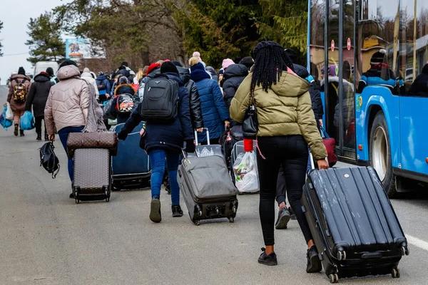 Около 1,5% украинцев уехали и не вернулись в 2024 году — Опендатабот
Около 1,5% украинцев уехали и не вернулись в 2024 году — Опендатабот