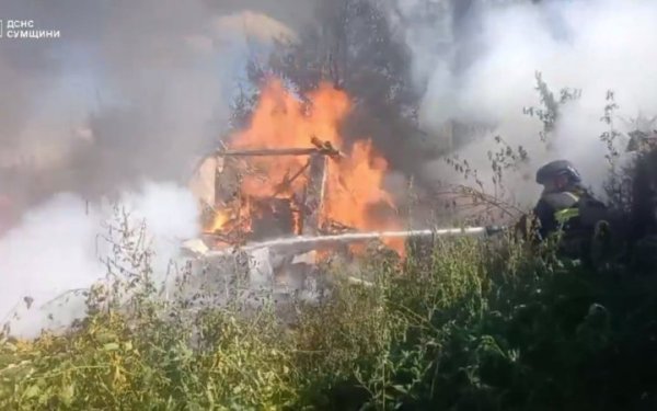 Через ворожі обстріли на Сумщині виникли п'ять пожеж,
Через ворожі обстріли на Сумщині виникли п'ять пожеж,