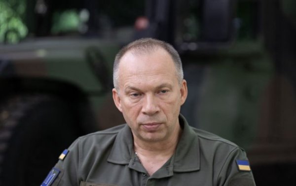 Сирський закликав українців за кордоном віддати свій конституційний обов'язок
Сирський закликав українців за кордоном віддати свій конституційний обов'язок
