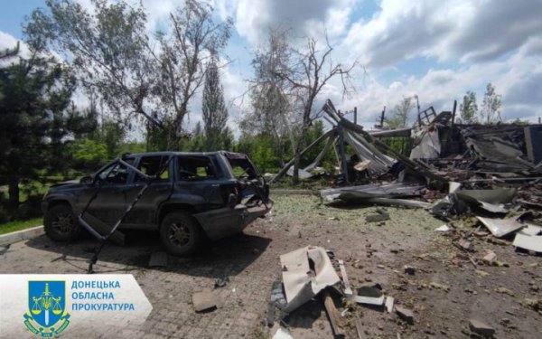 Росіяни знищили місто Торецьк на Донеччині майже на 70%, у місті досі залишаються цивільні
Росіяни знищили місто Торецьк на Донеччині майже на 70%, у місті досі залишаються цивільні