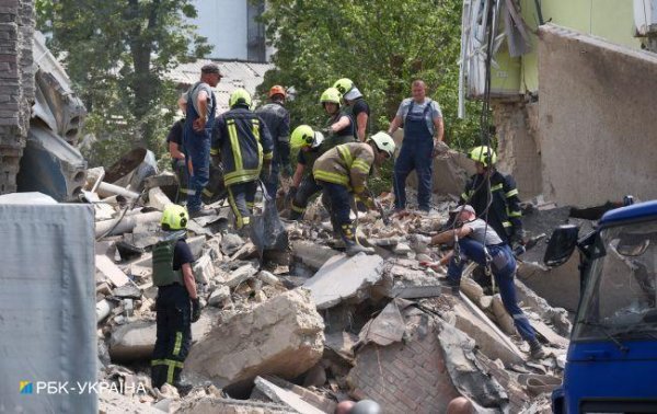 "Тактика шоку". Чим незвичайна сьогоднішня атака РФ по Україні та коли може бути новий удар
"Тактика шоку". Чим незвичайна сьогоднішня атака РФ по Україні та коли може бути новий удар