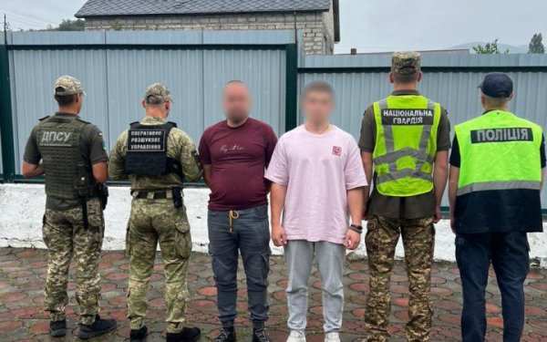 На Закарпатті затримали двох псевдоволонтерів, один із яких є прихильником РФ
На Закарпатті затримали двох псевдоволонтерів, один із яких є прихильником РФ