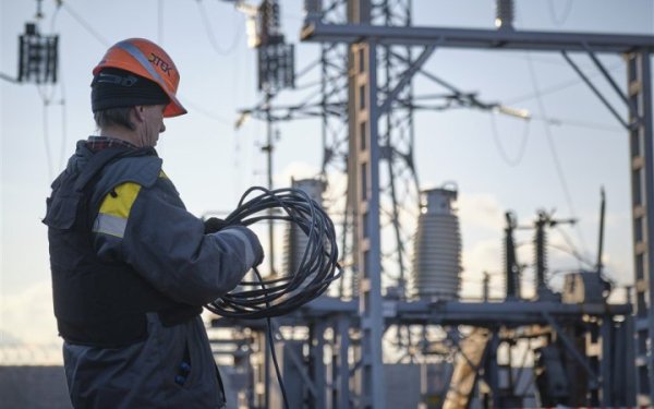 Окупанти обстріляли системи електропередач у двох областях України
Окупанти обстріляли системи електропередач у двох областях України