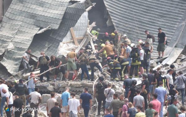 Балістика, крилаті ракети, "Кинджали": що наразі відомо про наслідки ранкової атаки по Україні
Балістика, крилаті ракети, "Кинджали": що наразі відомо про наслідки ранкової атаки по Україні