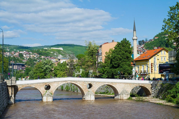 Жінка об'їздила 35 країн Європи і назвала найкращі курорти без натовпу туристів Жінка об'їздила 35 країн Європи і назвала найкращі курорти без натовпу туристів