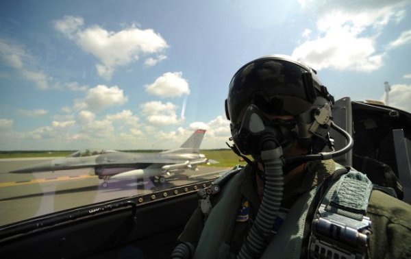 США оснастять F-16 для України ракетами та іншою передовою зброєю, - WSJ
США оснастять F-16 для України ракетами та іншою передовою зброєю, - WSJ