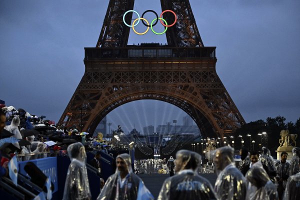 В Париже торжественно открыли Олимпийские игры-2024: яркие фото с церемонии
В Париже торжественно открыли Олимпийские игры-2024: яркие фото с церемонии