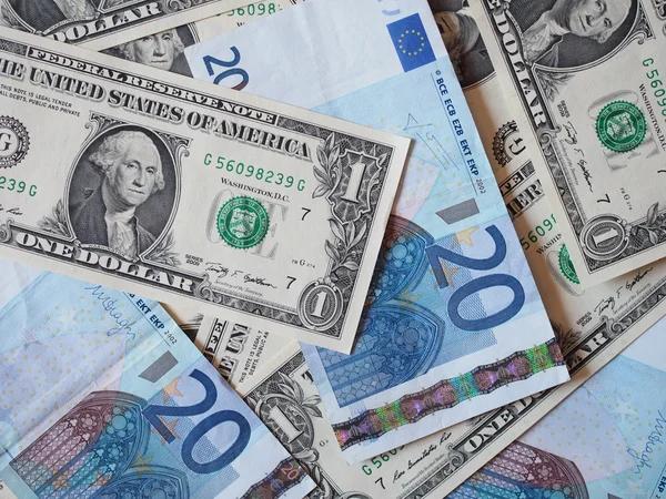 Курс валют на 8 июля: доллар и евро в банках подорожали
Курс валют на 8 июля: доллар и евро в банках подорожали