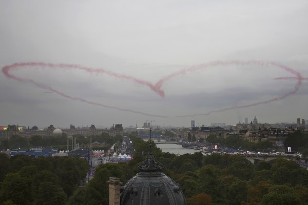 В Париже торжественно открыли Олимпийские игры-2024: яркие фото с церемонии
В Париже торжественно открыли Олимпийские игры-2024: яркие фото с церемонии