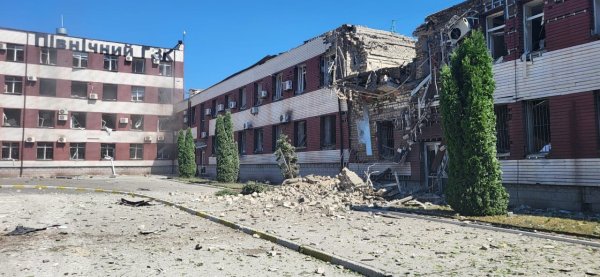 Подвійний удар по Києву, прильоти у Дніпрі та Кривому Розі: головне про наслідки атаки РФ
Подвійний удар по Києву, прильоти у Дніпрі та Кривому Розі: головне про наслідки атаки РФ
