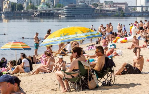 Чому Україну "накрила" спека й коли температура спаде: пояснення експерта
Чому Україну "накрила" спека й коли температура спаде: пояснення експерта