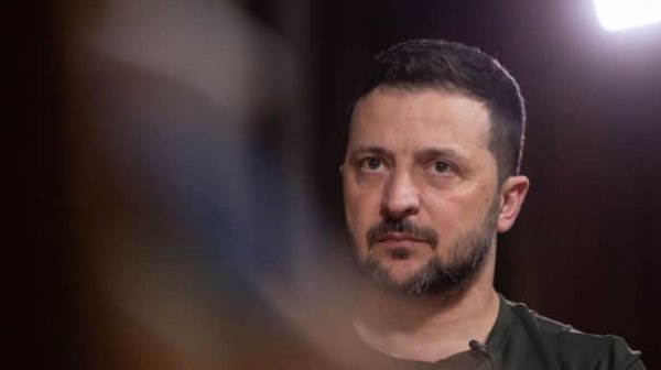 Зеленский после разговора с Сырским: Украина имеет силу, чтобы достигать целей Зеленский после разговора с Сырским: Украина имеет силу, чтобы достигать целей