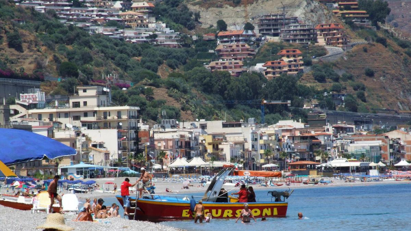 Жінка об'їздила 35 країн Європи і назвала найкращі курорти без натовпу туристів Жінка об'їздила 35 країн Європи і назвала найкращі курорти без натовпу туристів