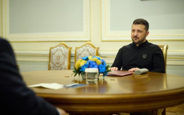 Зеленський заявив, що не хоче бачити Китай посередником між Україною та РФ
Зеленський заявив, що не хоче бачити Китай посередником між Україною та РФ