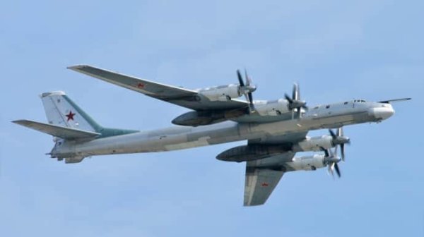 Воздушные силы зафиксировали взлет трех бортов Ту-95 и трех Ту-22 с "Оленьи" Воздушные силы зафиксировали взлет трех бортов Ту-95 и трех Ту-22 с "Оленьи"