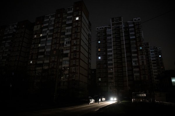 
Своїми силами. Як Київ готується до тривалих відключень світла і скільки це коштує 