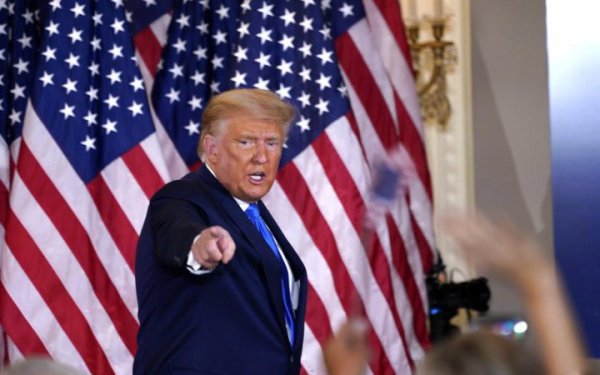 ЗМІ: Трамп планує реорганізацію НАТО і готовий віддати Путіну українські території
ЗМІ: Трамп планує реорганізацію НАТО і готовий віддати Путіну українські території