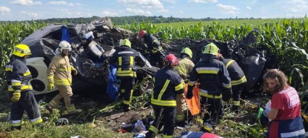 На Рівненщині зіткнулися маршрутка та вантажівка, попередньо загинуло 14 осіб
На Рівненщині зіткнулися маршрутка та вантажівка, попередньо загинуло 14 осіб