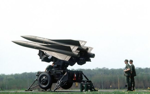 Україна отримає від Іспанії нову батарею ЗРК Hawk: названі терміни передачі
Україна отримає від Іспанії нову батарею ЗРК Hawk: названі терміни передачі