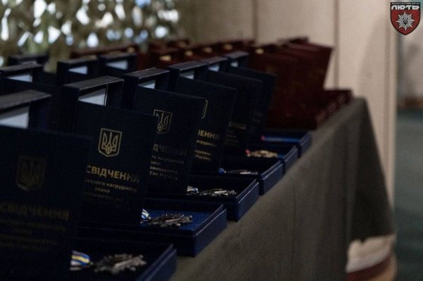 Сирський відвідав штурмову бригаду Нацполіції "Лють" на Донеччині
Сирський відвідав штурмову бригаду Нацполіції "Лють" на Донеччині