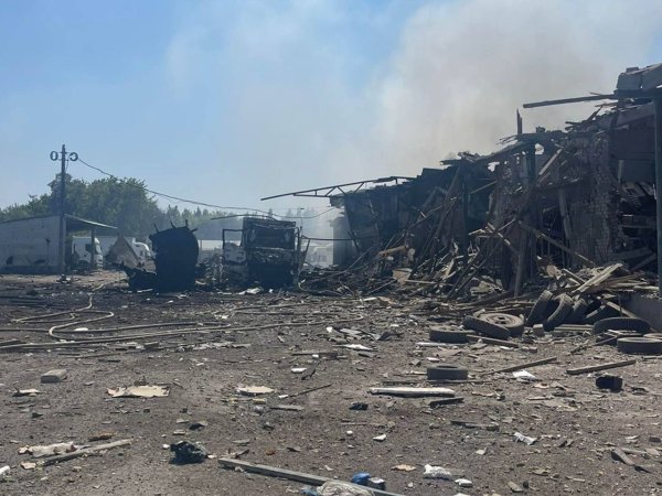 Подвійний удар по Києву, прильоти у Дніпрі та Кривому Розі: головне про наслідки атаки РФ
Подвійний удар по Києву, прильоти у Дніпрі та Кривому Розі: головне про наслідки атаки РФ