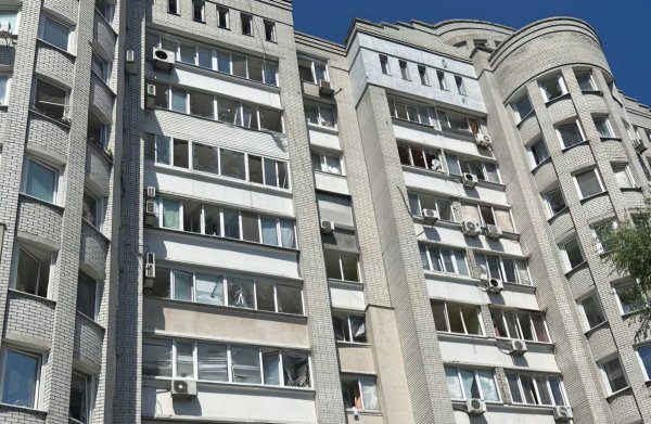 Подвійний удар по Києву, прильоти у Дніпрі та Кривому Розі: головне про наслідки атаки РФ
Подвійний удар по Києву, прильоти у Дніпрі та Кривому Розі: головне про наслідки атаки РФ