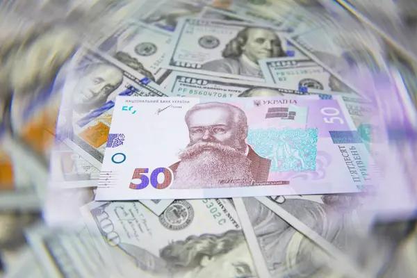НБУ обеспокоен падением гривны. Обещает принять надлежащие меры
НБУ обеспокоен падением гривны. Обещает принять надлежащие меры