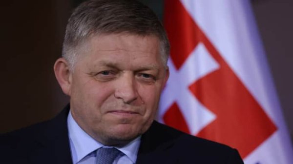 Фицо обсудил со Шмыгалем перекрытие нефти "Лукойла" и предложил свой вариант Фицо обсудил со Шмыгалем перекрытие нефти "Лукойла" и предложил свой вариант