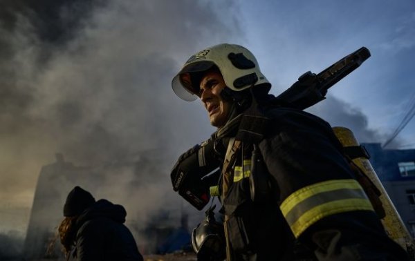 РФ атакувала дронами інфраструктуру та гуртожиток у Ніжині Чернігівської області
РФ атакувала дронами інфраструктуру та гуртожиток у Ніжині Чернігівської області