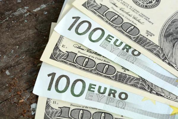 Курс валют на 9 июля: доллар и евро подорожали
Курс валют на 9 июля: доллар и евро подорожали
