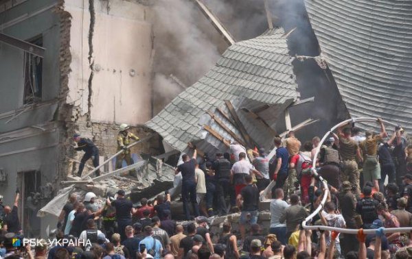 Подвійний удар по Києву, прильоти у Дніпрі та Кривому Розі: головне про наслідки атаки РФ
Подвійний удар по Києву, прильоти у Дніпрі та Кривому Розі: головне про наслідки атаки РФ