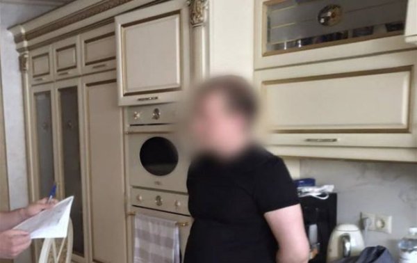 СБУ затримала екс-прокурора. Його оголосили у розшук після гучного весілля у Львові
СБУ затримала екс-прокурора. Його оголосили у розшук після гучного весілля у Львові