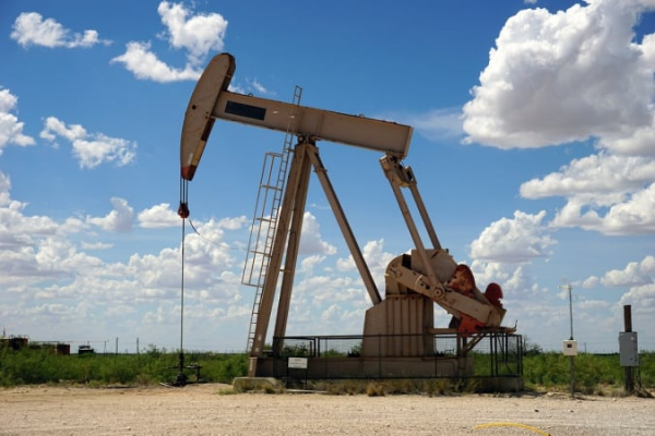 Индонезия впервые за многие годы будет покупать дешевую российскую нефть
Индонезия впервые за многие годы будет покупать дешевую российскую нефть