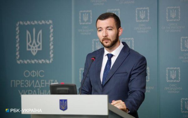 Карлсону слід перевірити джерела в ФСБ. В ОП відреагували на "анонс" інтерв'ю з Зеленським
Карлсону слід перевірити джерела в ФСБ. В ОП відреагували на "анонс" інтерв'ю з Зеленським