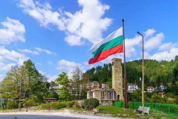 Болгария продлила программу поддержки украинских беженцев до конца года
Болгария продлила программу поддержки украинских беженцев до конца года